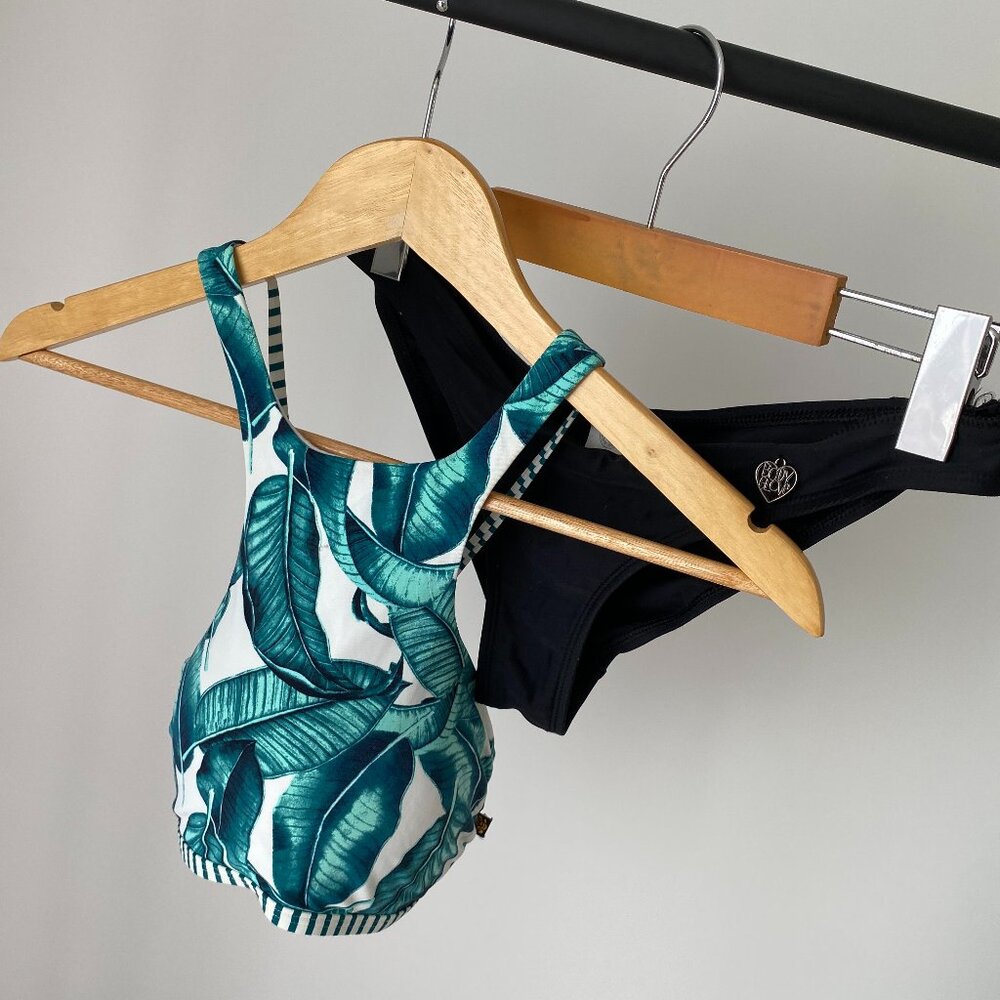 Haut de maillot de bain La vie en rose ◉ High-Neck Bikini Top